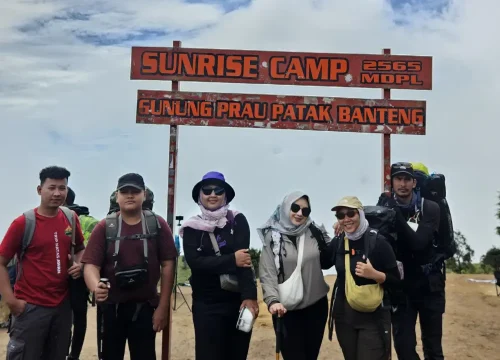 Jadwal Open Trip Gunung Prau 2025 bersama Trip Natas Awan